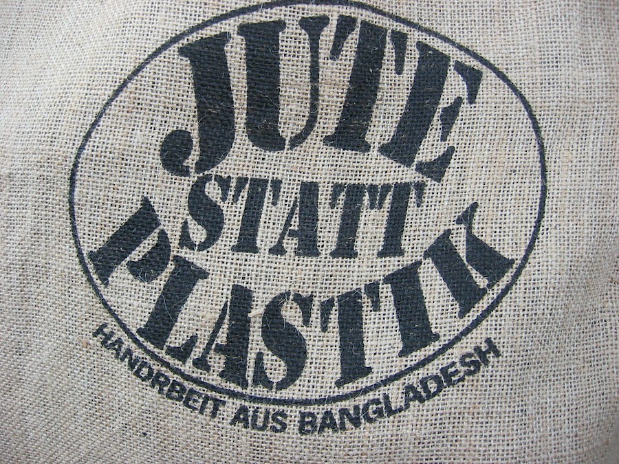 Jutetasche mit Aufschrift "Jute statt Plastik"