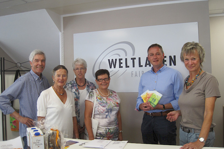 CDU-Bundestagsabgeordneter Dr. Carsten Brodesser 2017 zu Besuch im Weltladen Gummersbach